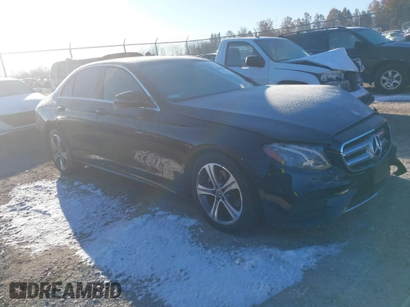 2019 Mercedes-Benz E-Class E 300 with VIN WDDZF4JB2KA526498, listed as a IAAI auction lot 40994058 with 74,282 mi miles. Bid and sale history available at carsss.com. Image 1.