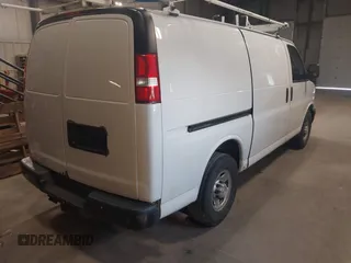 2018 Chevrolet Express Cargo with VIN 1GCWGAFP4J1342434, listed as a IAAI auction lot 42018086 with 149,934 mi miles and . Bid and sale history available at DreamBid. Image 4.