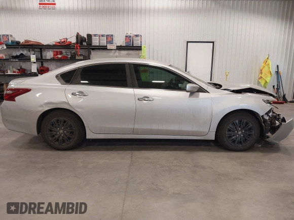 2018 Nissan Altima 2.5 SR with VIN 1N4AL3AP5JC294624, listed as a IAAI auction lot 41701907 with 89,340 mi miles. Bid and sale history available at carsss.com. Image 12.