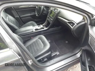 2017 Ford Fusion SE with VIN 3FA6P0HD3HR335350, listed as a IAAI auction lot 42201095 with 165,101 mi miles and . Bid and sale history available at DreamBid. Image 5.