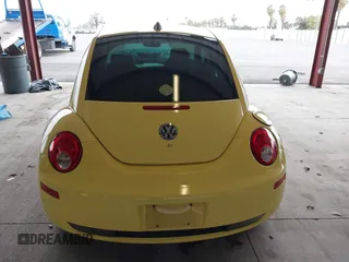 2006 Volkswagen New Beetle Coupe with VIN 3VWSR31C26M406972, listed as a IAAI auction lot 41493997 with 222,115 mi miles. Bid and sale history available at carsss.com. Image 16.