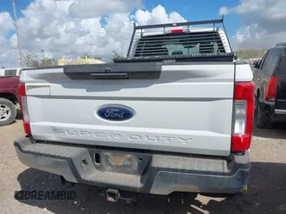 2018 Ford F-250 XL with VIN 1FT7X2BT2JEC25506, listed as a IAAI auction lot 42477834 with 118,703 mi miles and . Bid and sale history available at DreamBid. Image 16.