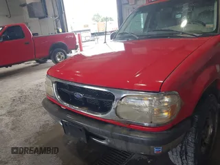 1998 Ford Explorer XLT z VIN 1FMZU35P3WUA50049, wystawiony jako IAAI lot #42239678 z przebiegiem 159 126 mil mil oraz . Historia ofert i sprzedaży dostępna na DreamBid. Obrazek 6.
