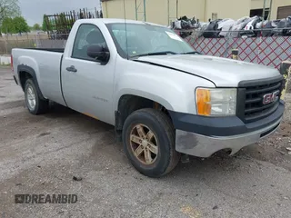 2010 GMC Sierra 1500 Work Truck z VIN 1GTPCTEX1AZ209435, wystawiony jako IAAI lot #42252554 z przebiegiem 172 989 mil mil oraz . Historia ofert i sprzedaży dostępna na DreamBid. Obrazek 1.