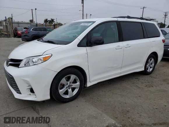 2019 Toyota Sienna LE Auto Access Seat z VIN 5TDKZ3DC2KS004815, wystawiony jako Copart lot #63492255 z przebiegiem 131 212 mil mil oraz Szkoda całkowita • Salvage title. Historia ofert i sprzedaży dostępna na DreamBid. Obrazek 1.