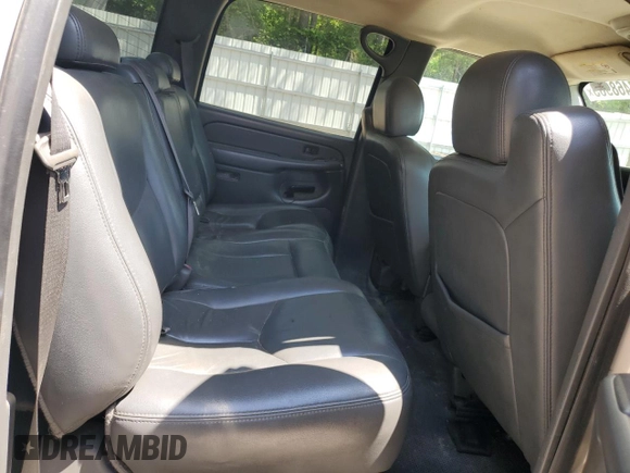 2005 GMC Sierra 3500 DRW Work Trk z VIN 1GTJK33245F920117, wystawiony jako Copart lot #57468965 z przebiegiem 157 458 mil mil oraz Szkoda całkowita • Salvage title. Historia ofert i sprzedaży dostępna na DreamBid. Obrazek 10.