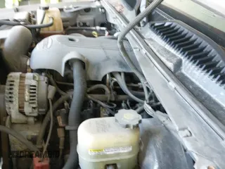 2002 Chevrolet Suburban LT z VIN 1GNFK16Z42J221525, wystawiony jako IAAI lot #43004717 z przebiegiem 266 001 mil mil oraz . Historia ofert i sprzedaży dostępna na DreamBid. Obrazek 12.