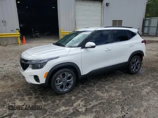 2024 Kia Seltos S z VIN KNDEU2AAXR7476757, wystawiony jako Copart lot #52857125 z przebiegiem 35 902 mil mil oraz Szkoda całkowita • Salvage title. Historia ofert i sprzedaży dostępna na DreamBid. Obrazek 1.