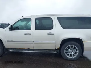2011 GMC Yukon XL Denali z VIN 1GKS2MEF5BR178383, wystawiony jako IAAI lot #42331419 z przebiegiem 247 193 mil mil oraz . Historia ofert i sprzedaży dostępna na DreamBid. Obrazek 15.