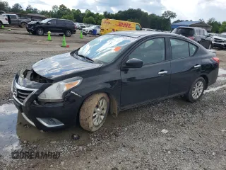 2015 Nissan Versa SV z VIN 3N1CN7AP8FL948051, wystawiony jako Copart lot #56655775 z przebiegiem 136 970 mil mil oraz Szkoda całkowita • Salvage title. Historia ofert i sprzedaży dostępna na DreamBid. Obrazek 1.