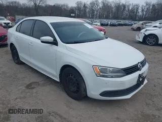 2014 Volkswagen Jetta SE z VIN 3VWD17AJ7EM265918, wystawiony jako IAAI lot #41631974 z przebiegiem 175 028 mil mil oraz . Historia ofert i sprzedaży dostępna na DreamBid. Obrazek 1.