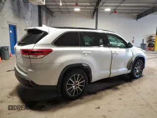 2018 Toyota Highlander SE with VIN 5TDJZRFHXJS542815, listed as a Copart auction lot 57304995 with 124,052 mi miles and Salvage title. Bid and sale history available at DreamBid. Image 3.
