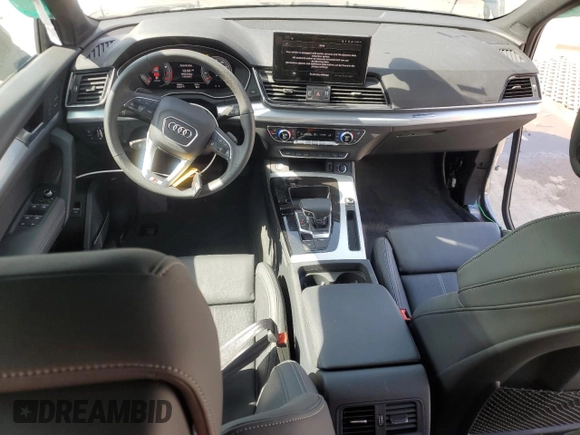 2024 Audi Q5 S line Premium Plus with VIN WA1EAAFYXR2119594, listed as a Copart auction lot 53053945 with 6,966 mi miles and Non repairable. Bid and sale history available at DreamBid. Image 8.