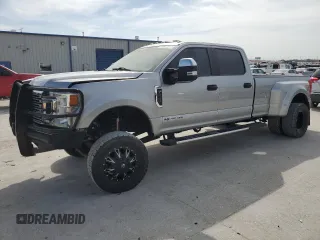 2020 Ford F-350 XL z VIN 1FT8W3DT9LEC40520, wystawiony jako Copart lot #49661845 z przebiegiem 116 975 mil mil oraz Czysty tytuł • Clean title. Historia ofert i sprzedaży dostępna na DreamBid. Obrazek 1.