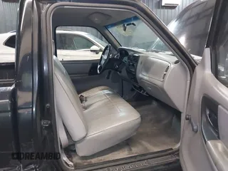 1995 Ford Ranger Splash z VIN 1FTCR10A7STA63518, wystawiony jako IAAI lot #42098095 z przebiegiem 75 409 mil mil oraz . Historia ofert i sprzedaży dostępna na DreamBid. Obrazek 5.