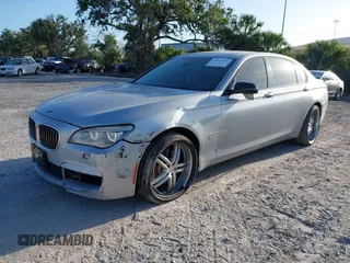 2013 BMW 7 Series 750Li xDrive with VIN WBAYF8C52DD140831, listed as a IAAI auction lot 41941071 with 207,251 mi miles. Bid and sale history available at carsss.com. Image 20.