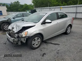 2014 Chevrolet Sonic LT z VIN 1G1JC5SH1E4243983, wystawiony jako Copart lot #59483085 z przebiegiem 106 345 mil mil oraz Szkoda całkowita • Salvage title. Historia ofert i sprzedaży dostępna na DreamBid. Obrazek 1.