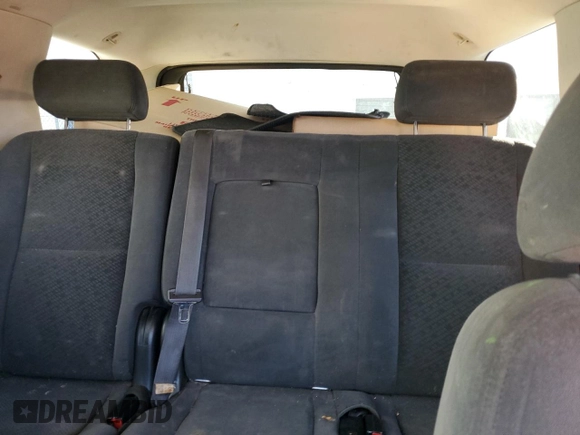 2008 Chevrolet Tahoe LS z VIN 1GNFC13C98R173690, wystawiony jako Copart lot #55685055 z przebiegiem 238 552 mil mil oraz Szkoda całkowita • Salvage title. Historia ofert i sprzedaży dostępna na DreamBid. Obrazek 10.