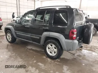 2005 Jeep Liberty Sport with VIN 1J4GL48K75W508905, listed as a IAAI auction lot 41933919 with 203,514 mi miles. Bid and sale history available at carsss.com. Image 3.