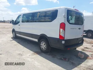 2020 Ford Transit Passenger XL z VIN 1FBAX2Y86LKA22944, wystawiony jako IAAI lot #42179762 z przebiegiem 102 295 mil mil oraz . Historia ofert i sprzedaży dostępna na DreamBid. Obrazek 3.