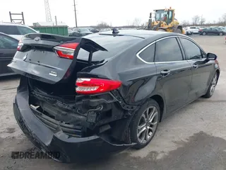 2019 Ford Fusion SEL with VIN 3FA6P0CD9KR237633, listed as a IAAI auction lot 41850201 with 68,157 mi miles. Bid and sale history available at carsss.com. Image 4.