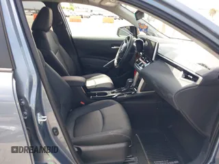 2024 Toyota Corolla Cross XLE с VIN 7MUDAAAG4RV112364, выставлен на аукционе IAAI как лот 42272971 с пробегом 2 764 миль миль и . История ставок и продаж доступна на DreamBid. Изображение 5.