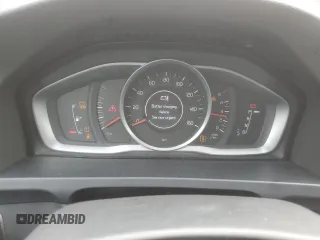 2015 Volvo V60 z VIN YV126MEA6F1206906, wystawiony jako Copart lot #51837425 z przebiegiem 142 194 mil mil oraz Tytuł czysty. Historia ofert i sprzedaży dostępna na DreamBid. Obrazek 9.