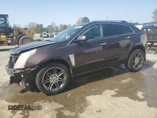 2015 Cadillac SRX Performance Collection z VIN 3GYFNCE30FS533686, wystawiony jako Copart lot #49820745 z przebiegiem 134 363 mil mil oraz Szkody całkowita. Historia ofert i sprzedaży dostępna na DreamBid. Obrazek 1.