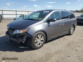 2016 Honda Odyssey SE with VIN 5FNRL5H39GB078198, listed as a Copart auction lot 52402095 with 243,117 mi miles and Salvage Title. Bid and sale history available at carsss.com. Image 1.