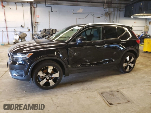 2019 Volvo XC40 Momentum with VIN YV4162XZ2K2009550, listed as a Copart auction lot 62205663 with 61,363 mi miles. Bid and sale history available at carsss.com. Image 1.