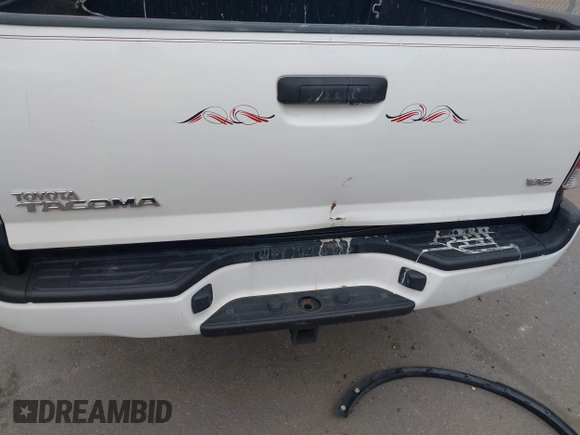 2015 Toyota Tacoma с VIN 3TMLU4EN2FM176180, выставлен на аукционе IAAI как лот 41778149 с пробегом 104 059 миль миль и . История ставок и продаж доступна на DreamBid. Изображение 6.