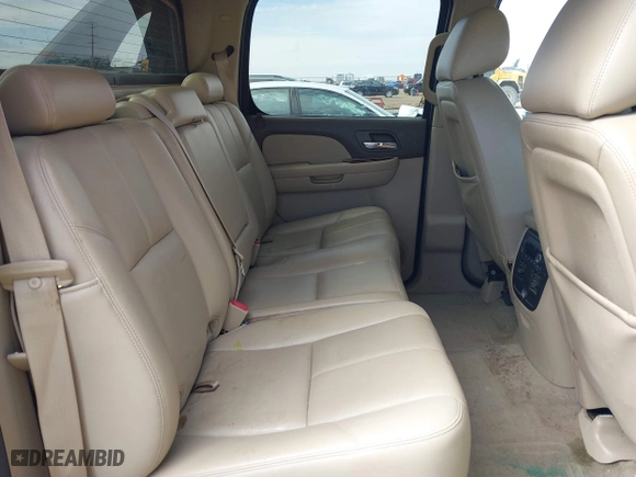 2013 Chevrolet Avalanche LT with VIN 3GNTKFE70DG297831, listed as a IAAI auction lot 41709367 with 107,811 mi miles. Bid and sale history available at carsss.com. Image 8.