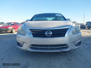 2015 Nissan Altima 2.5 with VIN 1N4AL3AP4FC280561, listed as a IAAI auction lot 41684704 with 130,991 mi miles. Bid and sale history available at carsss.com. Image 6.