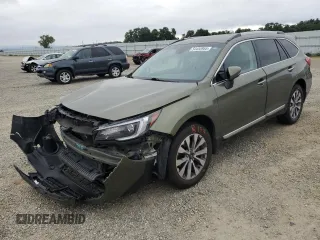 2018 Subaru Outback Touring z VIN 4S4BSATC5J3233740, wystawiony jako Copart lot #54455955 z przebiegiem 105 587 mil mil oraz Szkoda całkowita • Salvage title. Historia ofert i sprzedaży dostępna na DreamBid. Obrazek 1.