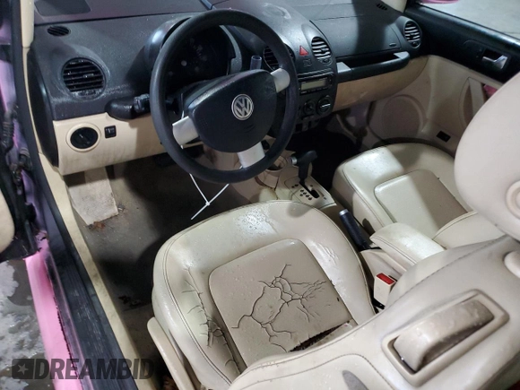 2004 Volkswagen Beetle GL with VIN 3VWBM31Y24M345131, listed as a Copart auction lot 81321274 with 175,090 mi miles and Clean Title. Bid and sale history available at DreamBid. Image 8.