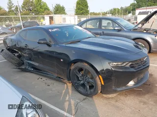 2020 Chevrolet Camaro 1LT z VIN 1G1FB1RS6L0103886, wystawiony jako IAAI lot #42402884 z przebiegiem 61 304 mil mil oraz . Historia ofert i sprzedaży dostępna na DreamBid. Obrazek 13.