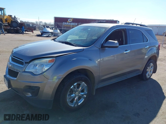 2012 Chevrolet Equinox 1LT z VIN 2GNALDEK2C6107180, wystawiony jako IAAI lot #41673707 z przebiegiem 200 000 mil mil oraz . Historia ofert i sprzedaży dostępna na DreamBid. Obrazek 2.