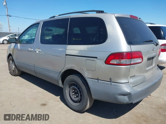 2002 Toyota Sienna CE with VIN 4T3ZF19C82U456772, listed as a IAAI auction lot 41880102 with 288,228 mi miles. Bid and sale history available at carsss.com. Image 3.