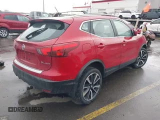 2017 Nissan Rogue SL z VIN JN1BJ1CR8HW104723, wystawiony jako IAAI lot #41535387 z przebiegiem 79 120 mil mil oraz . Historia ofert i sprzedaży dostępna na DreamBid. Obrazek 4.