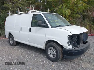 2018 Chevrolet Express Cargo Van with VIN 1GCWGAFG6J1338370, listed as a IAAI auction lot 40543708 with 1 mi miles. Bid and sale history available at carsss.com. Image 1.