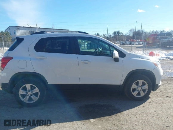 2022 Chevrolet Trax LT with VIN KL7CJPSM8NB517820, listed as a IAAI auction lot 41595783 with 49,101 mi miles. Bid and sale history available at carsss.com. Image 13.