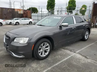 2018 Chrysler 300 Touring L z VIN 2C3CCAAG4JH317108, wystawiony jako Copart lot #55472305 z przebiegiem 70 977 mil mil oraz Szkody całkowita. Historia ofert i sprzedaży dostępna na DreamBid. Obrazek 1.