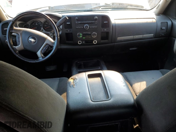 2008 Chevrolet Silverado 1500 1LT with VIN 3GCEC13068G223245, listed as a Copart auction lot 50980115 with 304,965 mi miles and Clean Title. Bid and sale history available at DreamBid. Image 8.