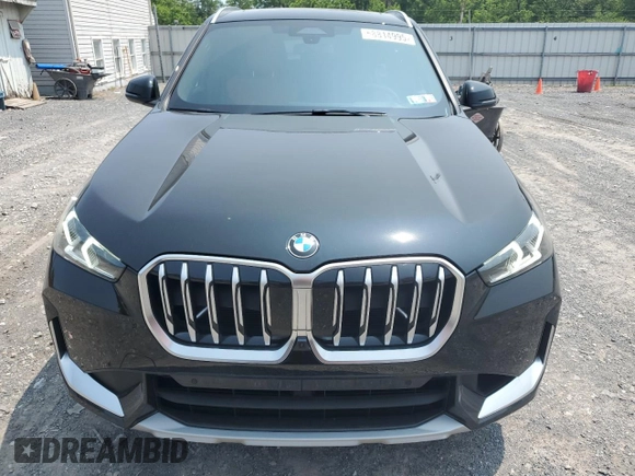 2025 BMW X1 xDrive28i z VIN WBX73EF09S5061608, wystawiony jako Copart lot #58814995 z przebiegiem 6 612 mil mil oraz Szkoda całkowita • Salvage title. Historia ofert i sprzedaży dostępna na DreamBid. Obrazek 5.