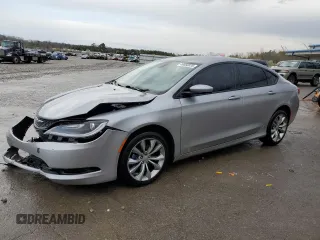 2015 Chrysler 200 S z VIN 1C3CCCBB7FN752041, wystawiony jako Copart lot #49050835 z przebiegiem 207 890 mil mil oraz Szkoda całkowita • Salvage title. Historia ofert i sprzedaży dostępna na DreamBid. Obrazek 1.