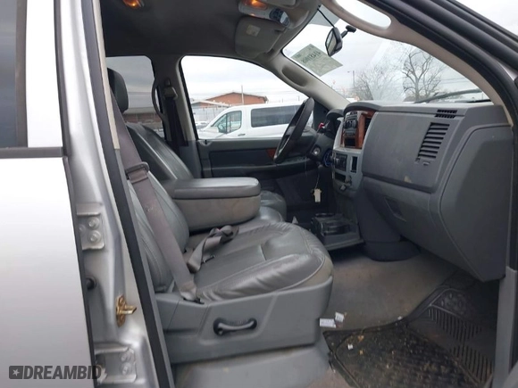 2006 Dodge Ram 1500 SLT with VIN 1D7HU18206S598113, listed as a IAAI auction lot 41481008 with 175,759 mi miles. Bid and sale history available at carsss.com. Image 5.