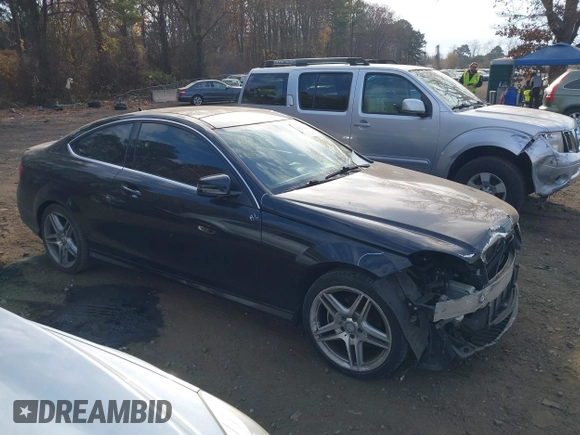 2015 Mercedes-Benz C-Class C 250 with VIN WDDGJ4HB4FG367188, listed as a IAAI auction lot 40912003 with 121,128 mi miles. Bid and sale history available at carsss.com. Image 13.