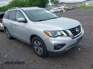 2017 Nissan Pathfinder SL z VIN 5N1DR2MM4HC680569, wystawiony jako IAAI lot #42175323 z przebiegiem 226 967 mil mil oraz . Historia ofert i sprzedaży dostępna na DreamBid. Obrazek 1.