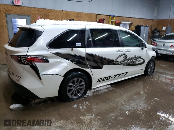 2021 Toyota Sienna XLE with VIN 5TDYSKFC2MS005780, listed as a Copart auction lot 88292445 with 321,282 mi miles and Non Repairable. Bid and sale history available at carsss.com. Image 3.