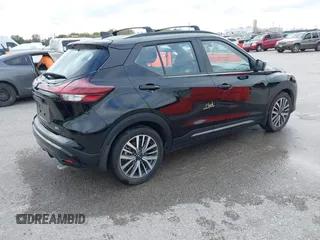 2023 Nissan Kicks SR with VIN 3N1CP5DV5PL525955, listed as a IAAI auction lot 40800444 with 27,121 mi miles. Bid and sale history available at carsss.com. Image 4.